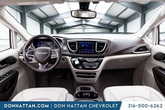 2017 Chrysler Pacifica Touring-L