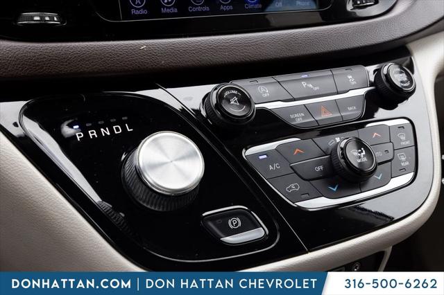 2017 Chrysler Pacifica Touring-L