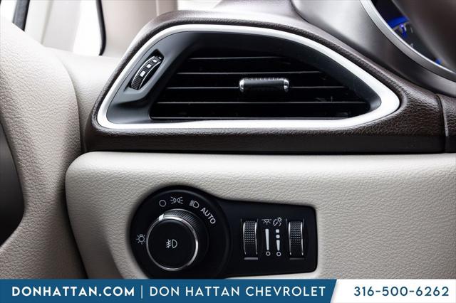 2017 Chrysler Pacifica Touring-L