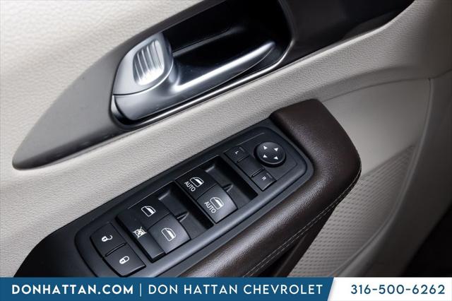 2017 Chrysler Pacifica Touring-L