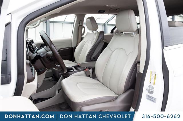 2017 Chrysler Pacifica Touring-L
