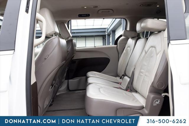 2017 Chrysler Pacifica Touring-L