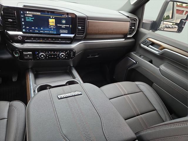2026 Chevrolet Silverado 3500HD Crew Cab, Long Bed, High Country Dual Rear Wheel, RWD