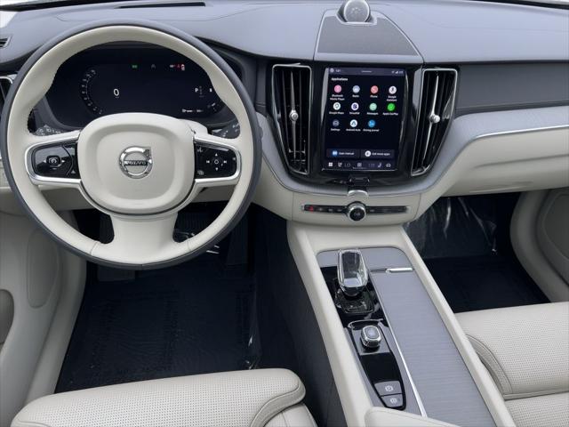 2023 Volvo XC60 B6 Ultimate Dark Theme