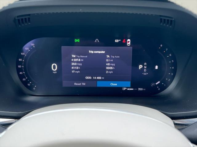 2023 Volvo XC60 B6 Ultimate Dark Theme