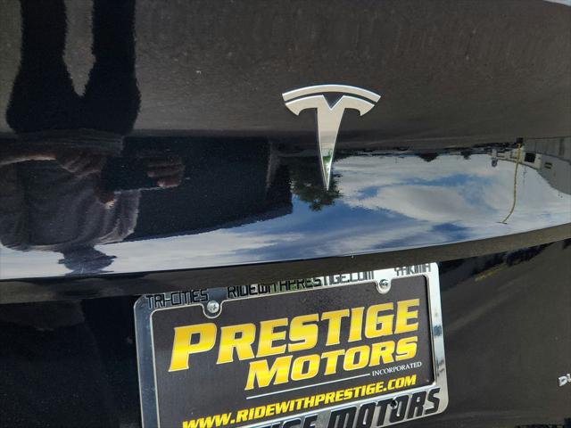 2022 Tesla Model Y Long Range Dual Motor All-Wheel Drive