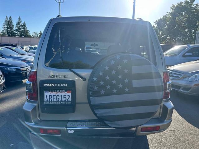 2001 Mitsubishi Montero Limited