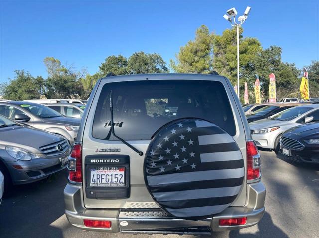 2001 Mitsubishi Montero Limited