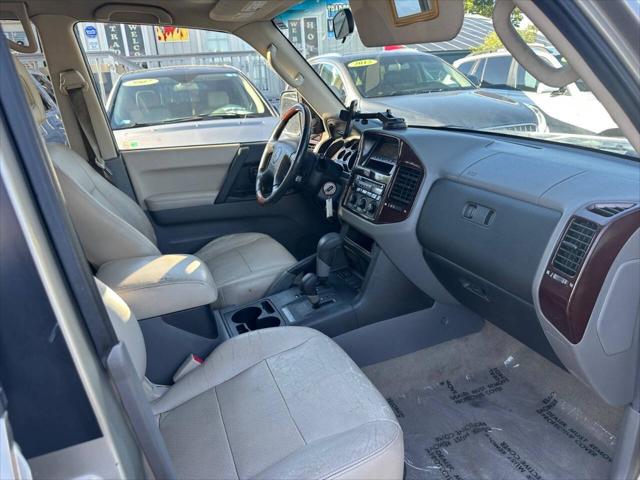 2001 Mitsubishi Montero Limited