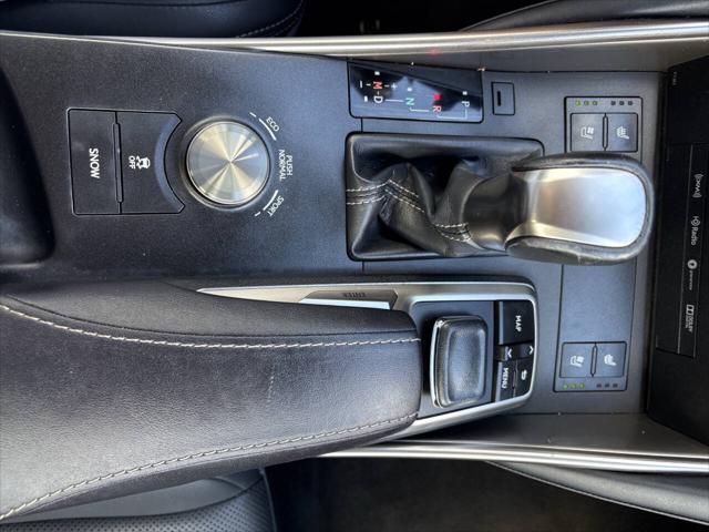 2017 Lexus IS 200t Base 4dr Sedan