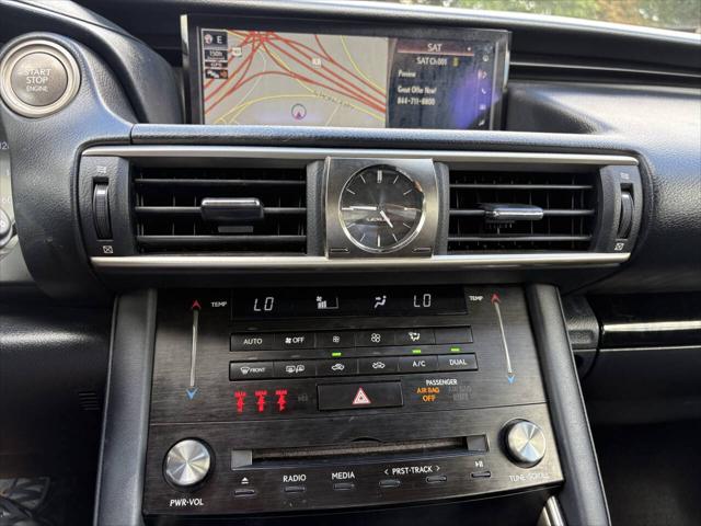 2017 Lexus IS 200t Base 4dr Sedan