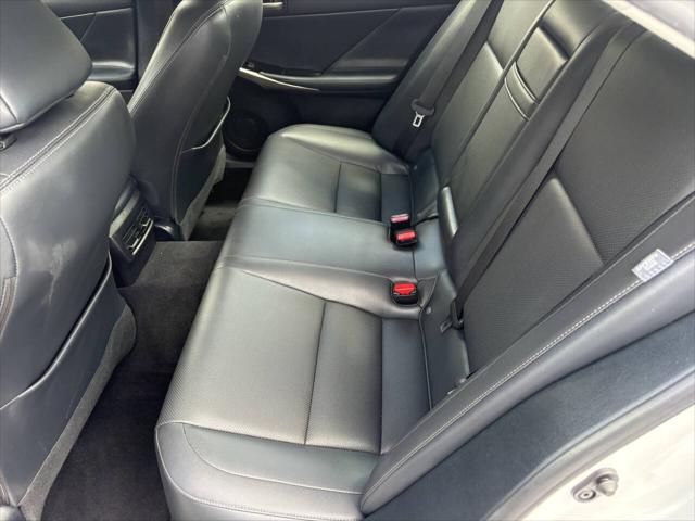 2017 Lexus IS 200t Base 4dr Sedan