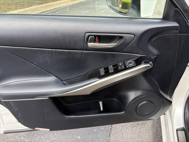 2017 Lexus IS 200t Base 4dr Sedan