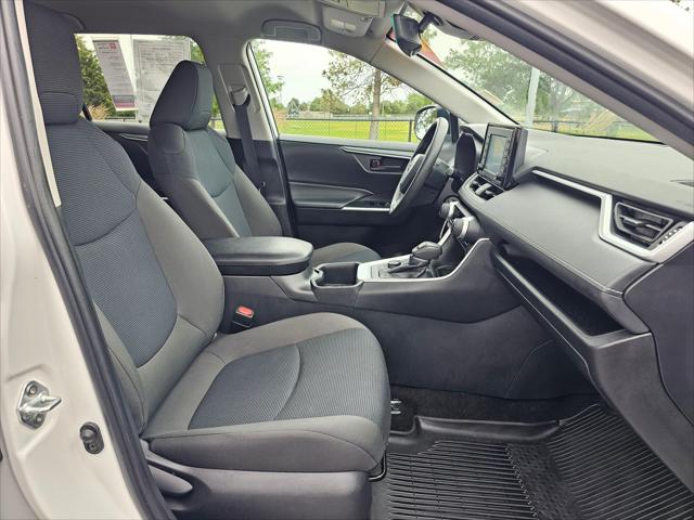 2022 Toyota RAV4 Hybrid LE