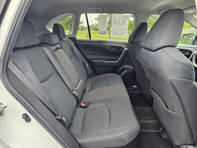 2022 Toyota RAV4 Hybrid LE