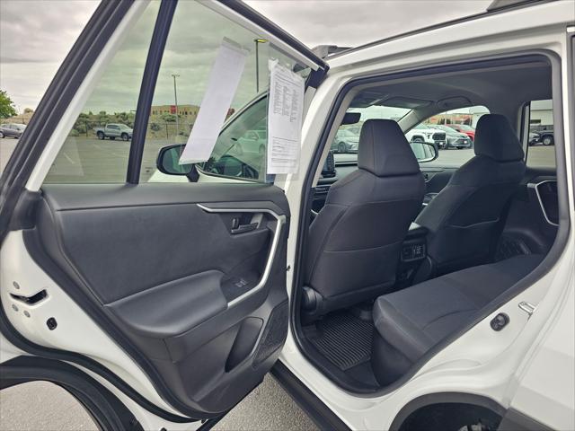 2022 Toyota RAV4 Hybrid LE