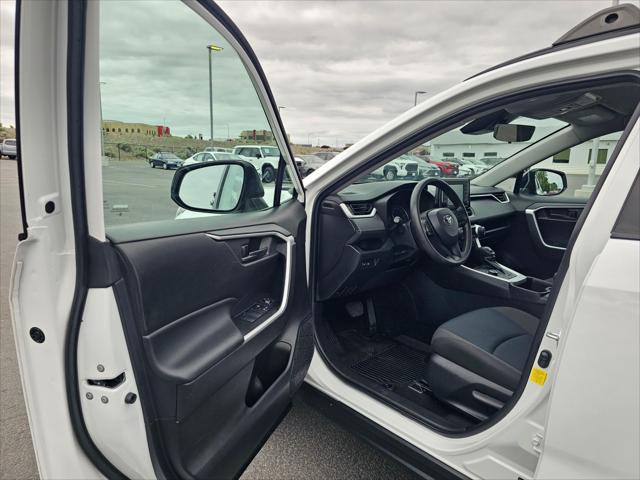 2022 Toyota RAV4 Hybrid LE