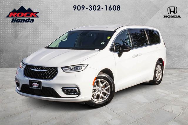 2024 Chrysler Pacifica Touring L for sale in Fontana, CA