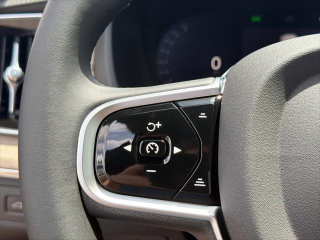 2026 Volvo XC90 Plus, B5 AWD Gas (mild hybrid), Gasoline, Bright, 7 Seats