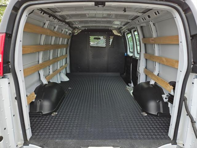 2024 Chevrolet Express Cargo Van RWD 2500 Regular Wheelbase WT