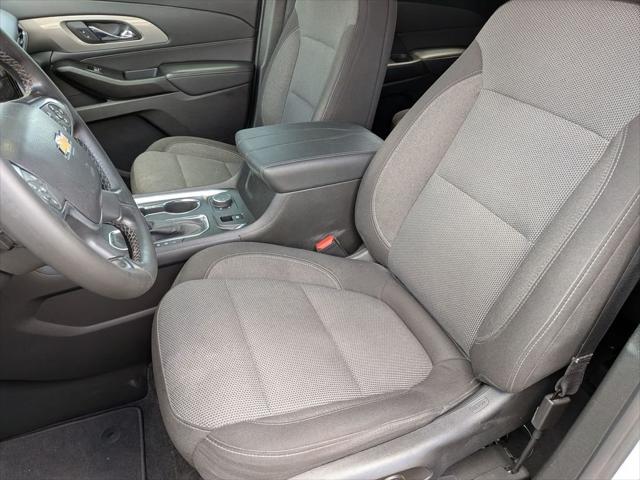 2023 Chevrolet Traverse FWD LT Cloth