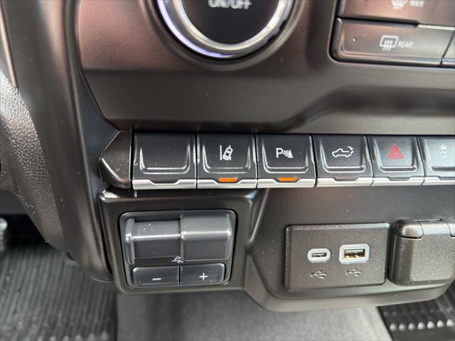 2025 Chevrolet Silverado 2500HD 4WD Crew Cab Standard Bed Custom