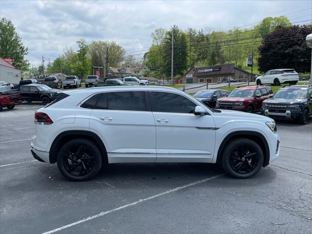 2024 Volkswagen Atlas Cross Sport 2.0T SEL R-Line