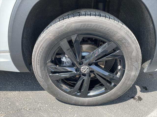 2024 Volkswagen Atlas Cross Sport 2.0T SEL R-Line