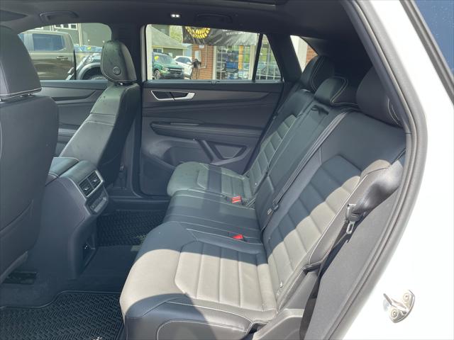 2024 Volkswagen Atlas Cross Sport 2.0T SEL R-Line