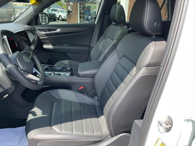 2024 Volkswagen Atlas Cross Sport 2.0T SEL R-Line