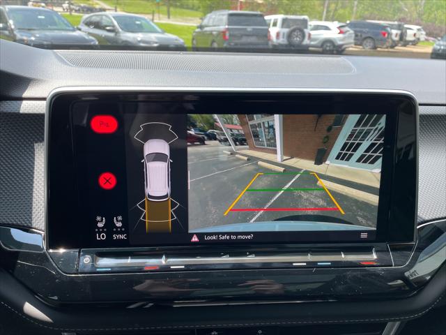 2024 Volkswagen Atlas Cross Sport 2.0T SEL R-Line