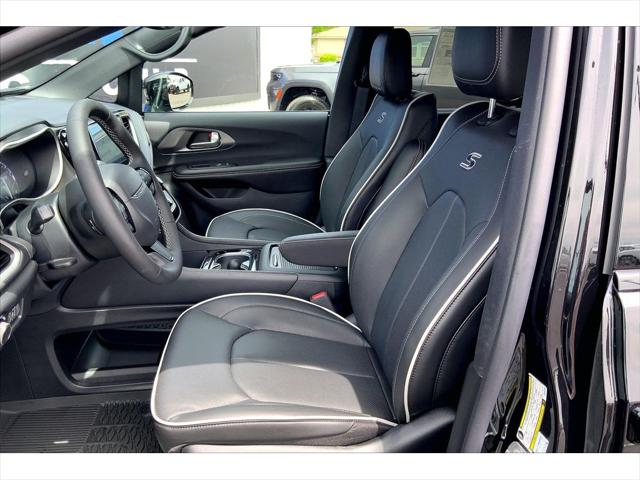 2027 Chrysler Pacifica Limited