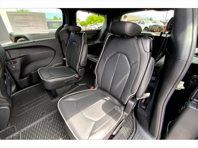 2027 Chrysler Pacifica Limited