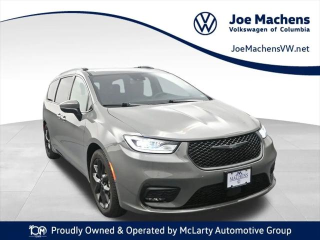 2023 Chrysler Pacifica Touring L for sale in Columbia, MO