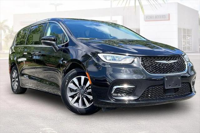 2023 Chrysler Pacifica Hybrid Touring L for sale in Fort Myers, FL