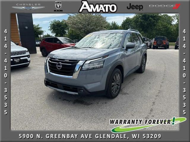 2022 Nissan Pathfinder SL 4WD for sale in Glendale, WI