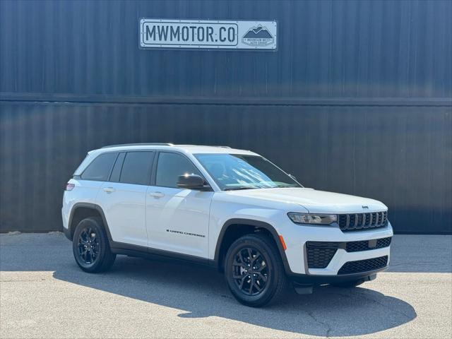 2026 Jeep Grand Cherokee GRAND CHEROKEE LAREDO ALTITUDE 4X4 2026 Jeep Grand Cherokee GRAND CHEROKEE LAREDO ALTITUDE 4X4
