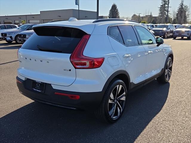 2025 Volvo XC40 B5 Plus Dark Theme