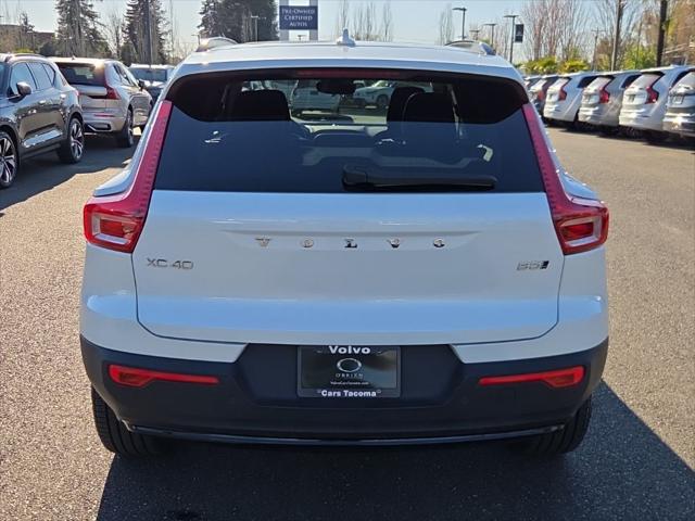 2025 Volvo XC40 B5 Plus Dark Theme