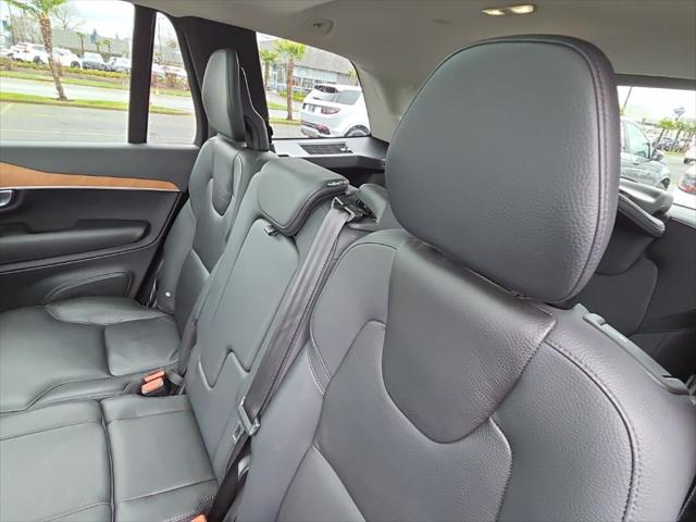 2023 Volvo XC90 Recharge T8 Plus Dark Theme 7-Seater