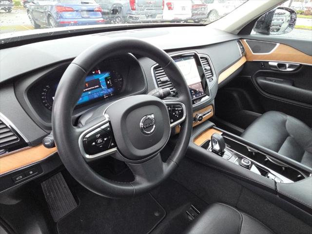 2023 Volvo XC90 Recharge T8 Plus Dark Theme 7-Seater