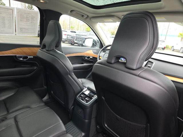 2023 Volvo XC90 Recharge T8 Plus Dark Theme 7-Seater