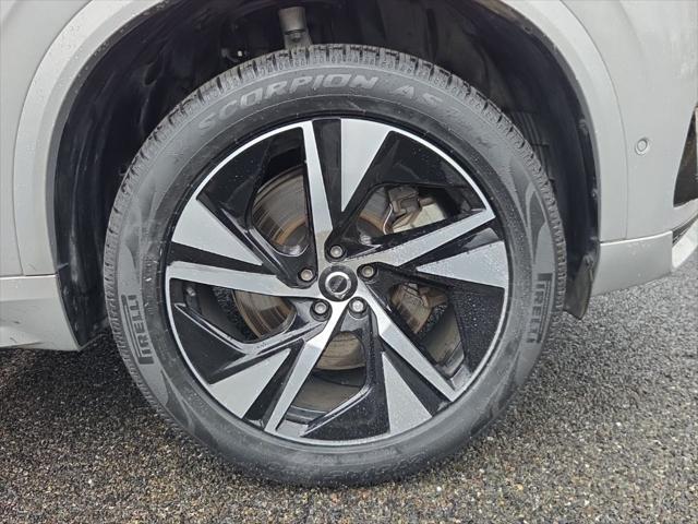 2023 Volvo XC90 Recharge T8 Plus Dark Theme 7-Seater
