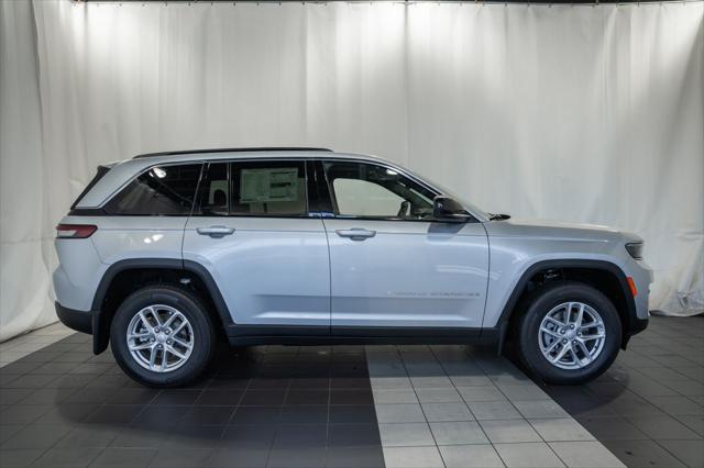 2026 Jeep Grand Cherokee GRAND CHEROKEE LAREDO 4X4 2026 Jeep Grand Cherokee GRAND CHEROKEE LAREDO 4X4