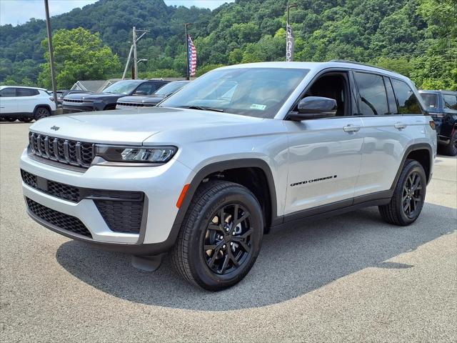 2026 Jeep Grand Cherokee GRAND CHEROKEE LAREDO ALTITUDE 4X4 2026 Jeep Grand Cherokee GRAND CHEROKEE LAREDO ALTITUDE 4X4