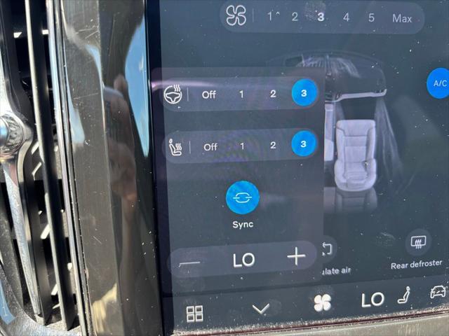 2024 Volvo XC60 B5 Plus Dark Theme