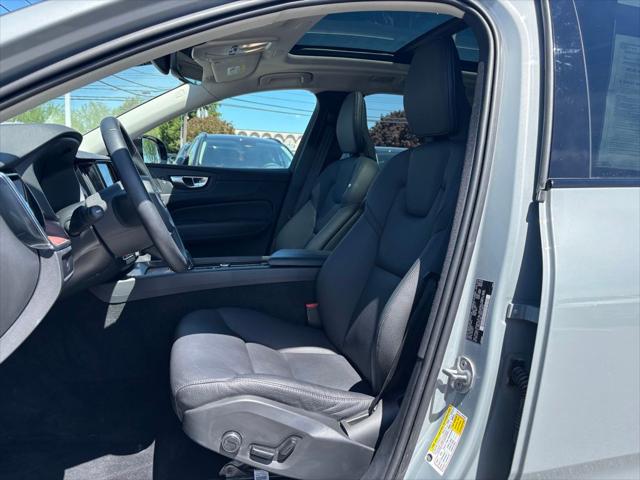 2024 Volvo XC60 B5 Plus Dark Theme