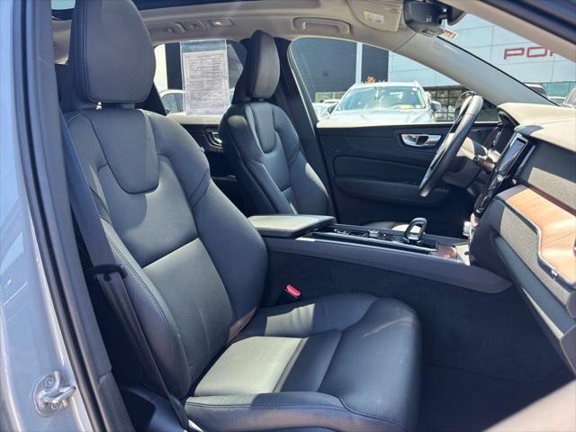 2024 Volvo XC60 B5 Plus Dark Theme