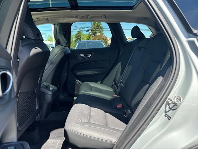 2024 Volvo XC60 B5 Plus Dark Theme