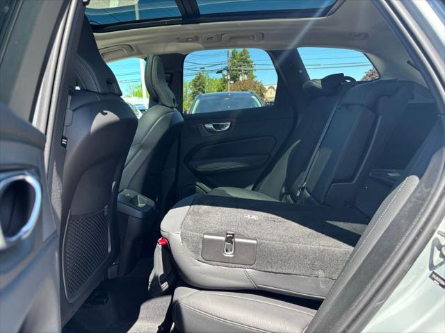2024 Volvo XC60 B5 Plus Dark Theme